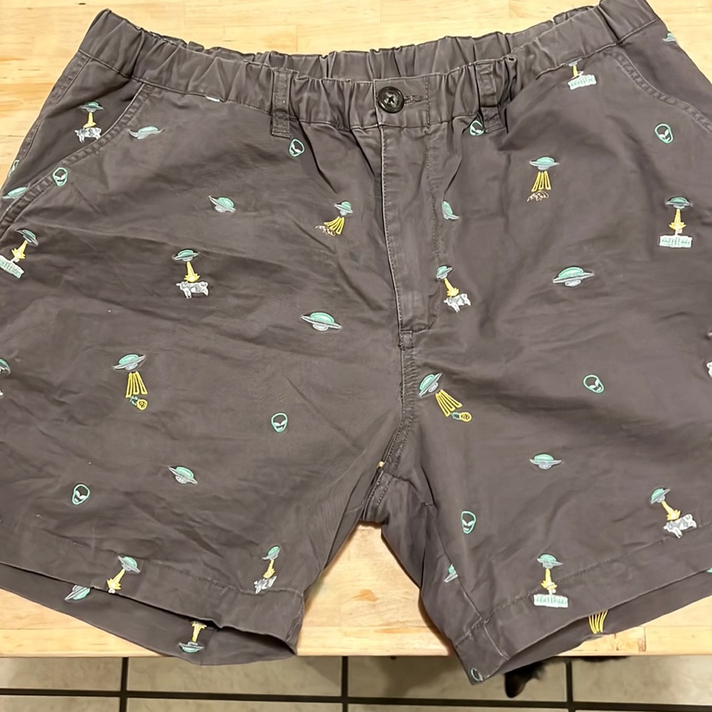 RARE Chubbies Alien Abduction Embroidered UFO Area 51 Spaceship Shorts Men’s XXL